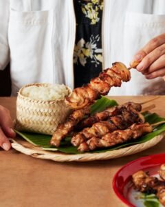 https://gurihmantap.com/daya-tarik-sate-daging-babi-moo-ping-jajanan-bangkok/